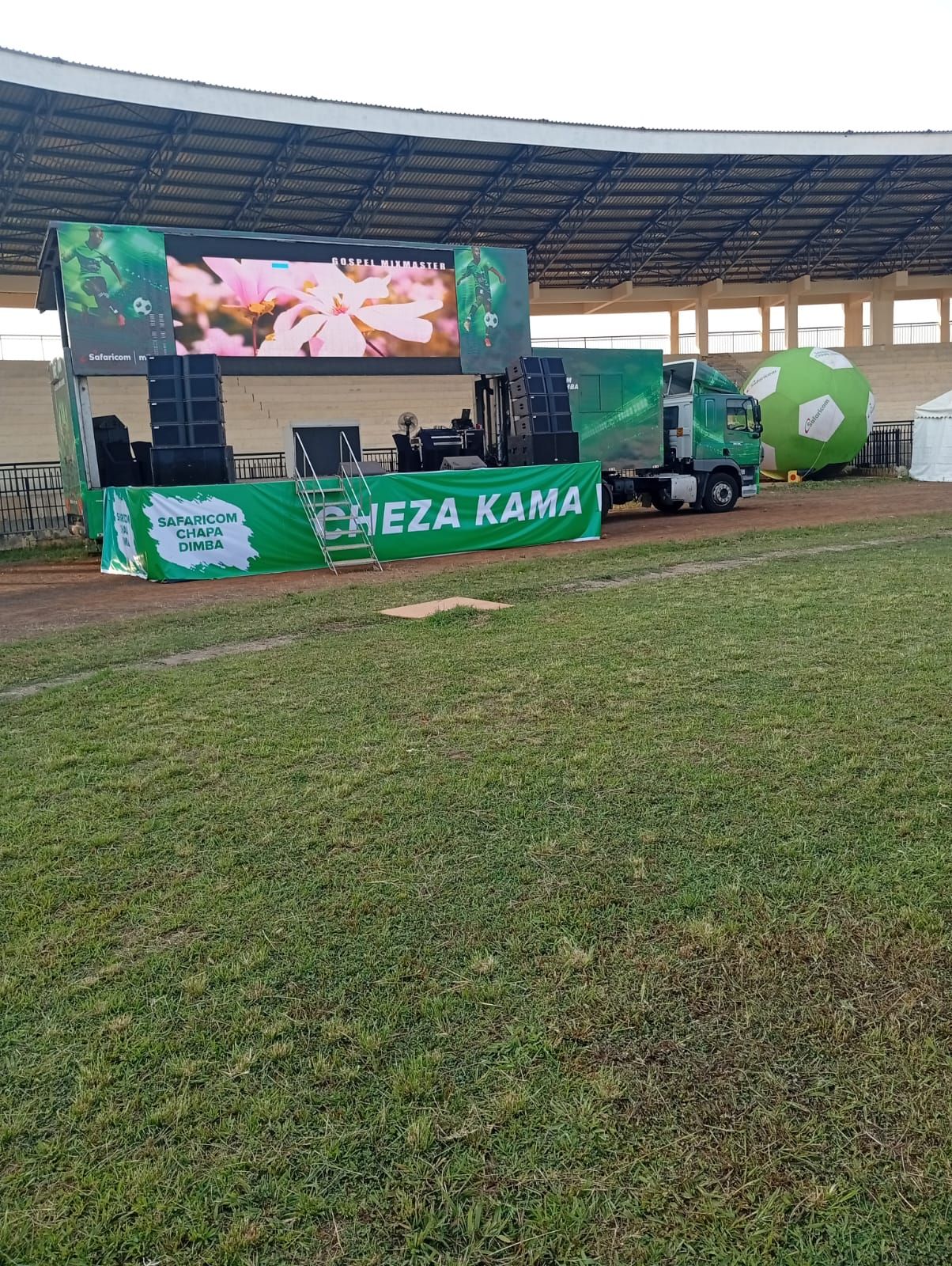 Photo 1: Mobile Stages