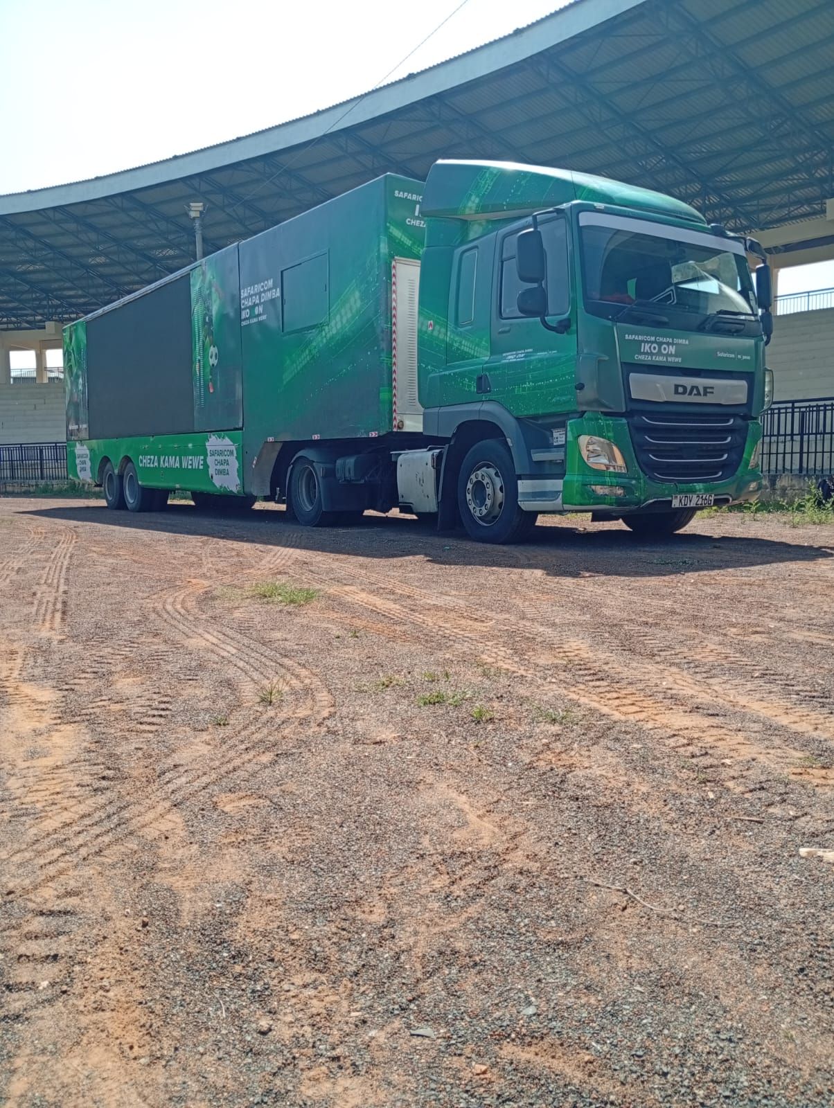 Photo 1: Truck & Trailer Bodies
